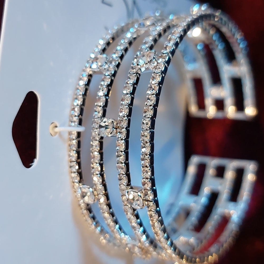 Icing Rhinestone Bracelet - Picture 3 of 7